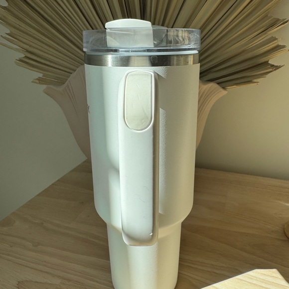 Stanley White Insulated Travel Mug - Picture 3 of 4